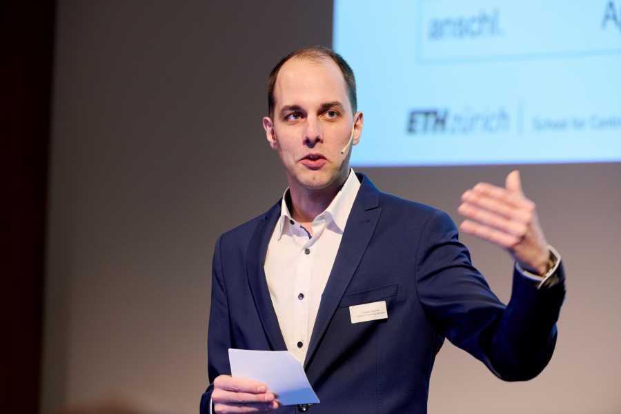Lukas Sigrist, Geschäftsführer der SCE