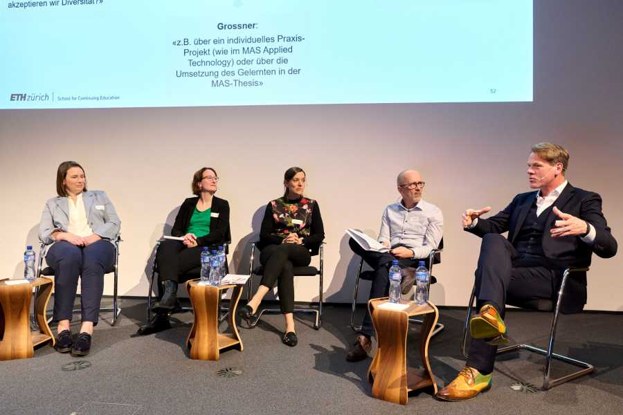 Podium 1 (v.l.n.r.): Ulrike Grossner, Christina Cuonz, Stefanie Ratzel, Stefan Küenzi, Ulf-Daniel Ehlers
